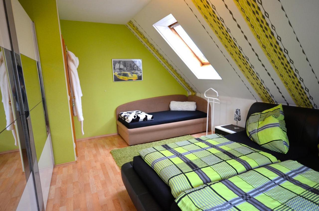 Ferienwohnung Rennsteigblick Suhl Habitación foto